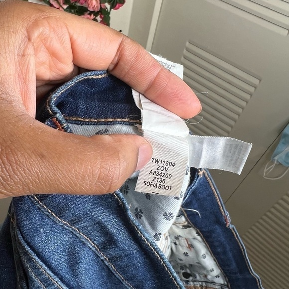 🌹Lucky Brand Medium Wash Blue Sofia Boot Jeans Women’s Denim 6/28 Reg Inseam - Picture 7 of 7